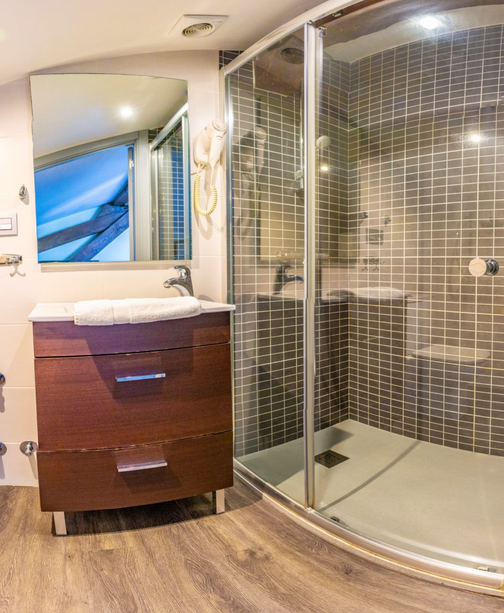 Hotel Bellevue Hendaye - Habitación doble estándar - Baño