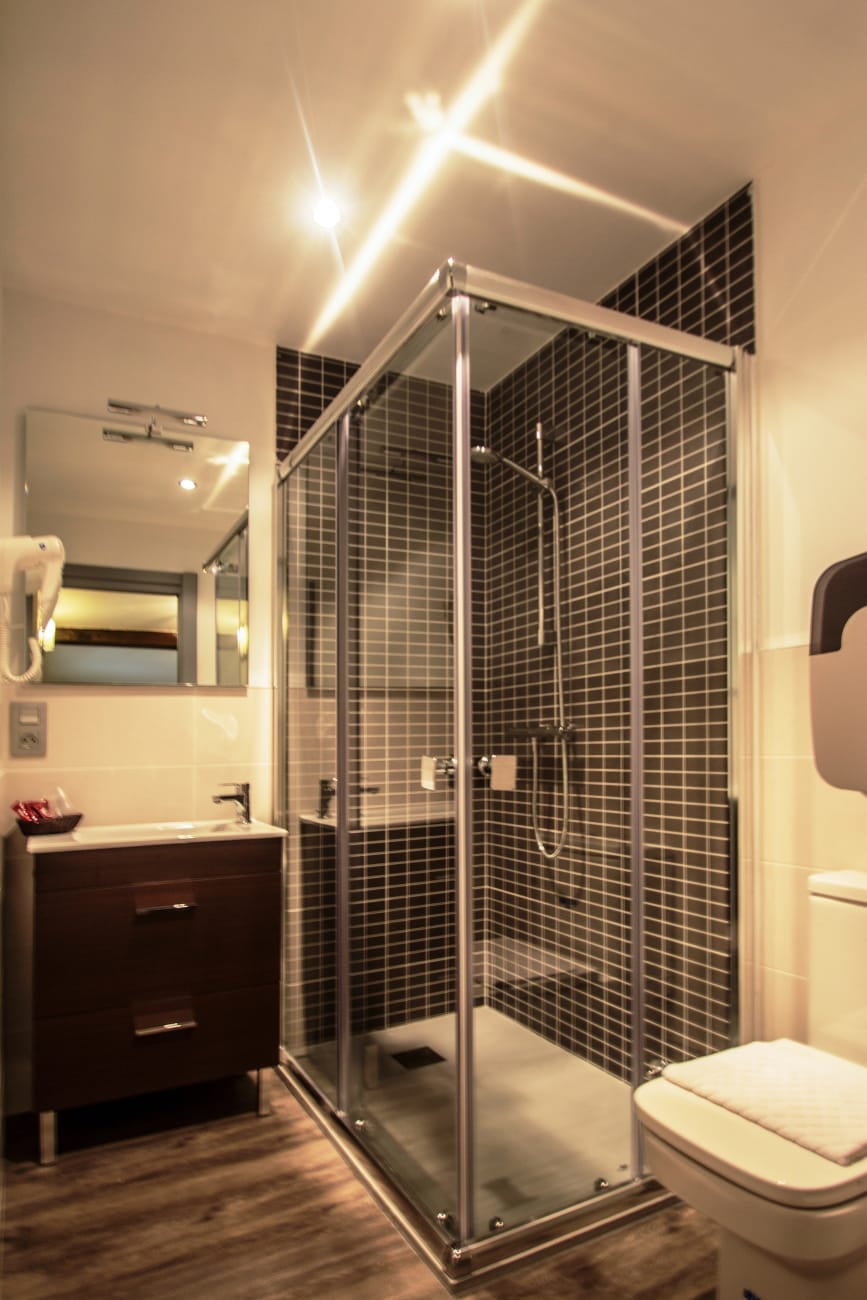 Hôtel Bellevue Hendaye - Chambre double Standard- Salle de bain